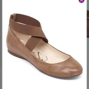 Jessica Simpson Cafe’ Mandayss Flat